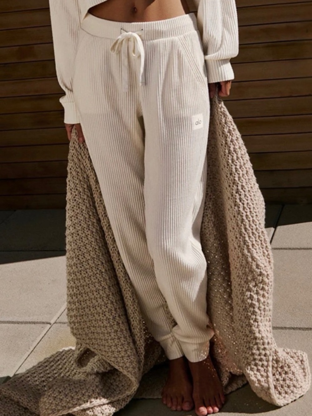 ALO Yoga Cream Ribbed Drawstring Joggers